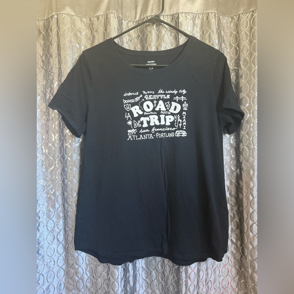 Women’s Old Navy Black Road Trip Graphic Tee Size L